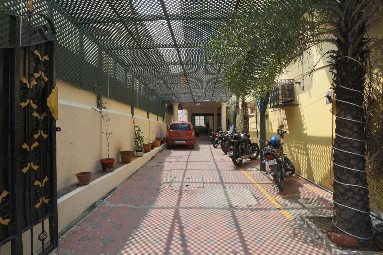 Green Tree Hotel-Near Vfs Global And Ramee Mall Τσενάι Εξωτερικό φωτογραφία