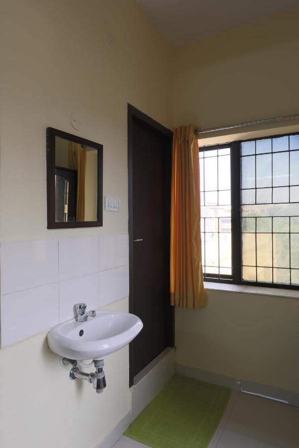 Green Tree Hotel-Near Vfs Global And Ramee Mall Τσενάι Εξωτερικό φωτογραφία