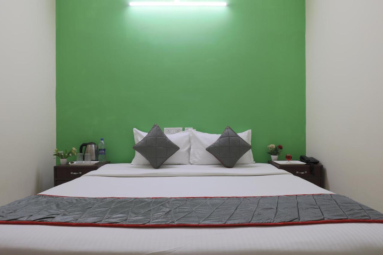 Green Tree Hotel-Near Vfs Global And Ramee Mall Τσενάι Εξωτερικό φωτογραφία