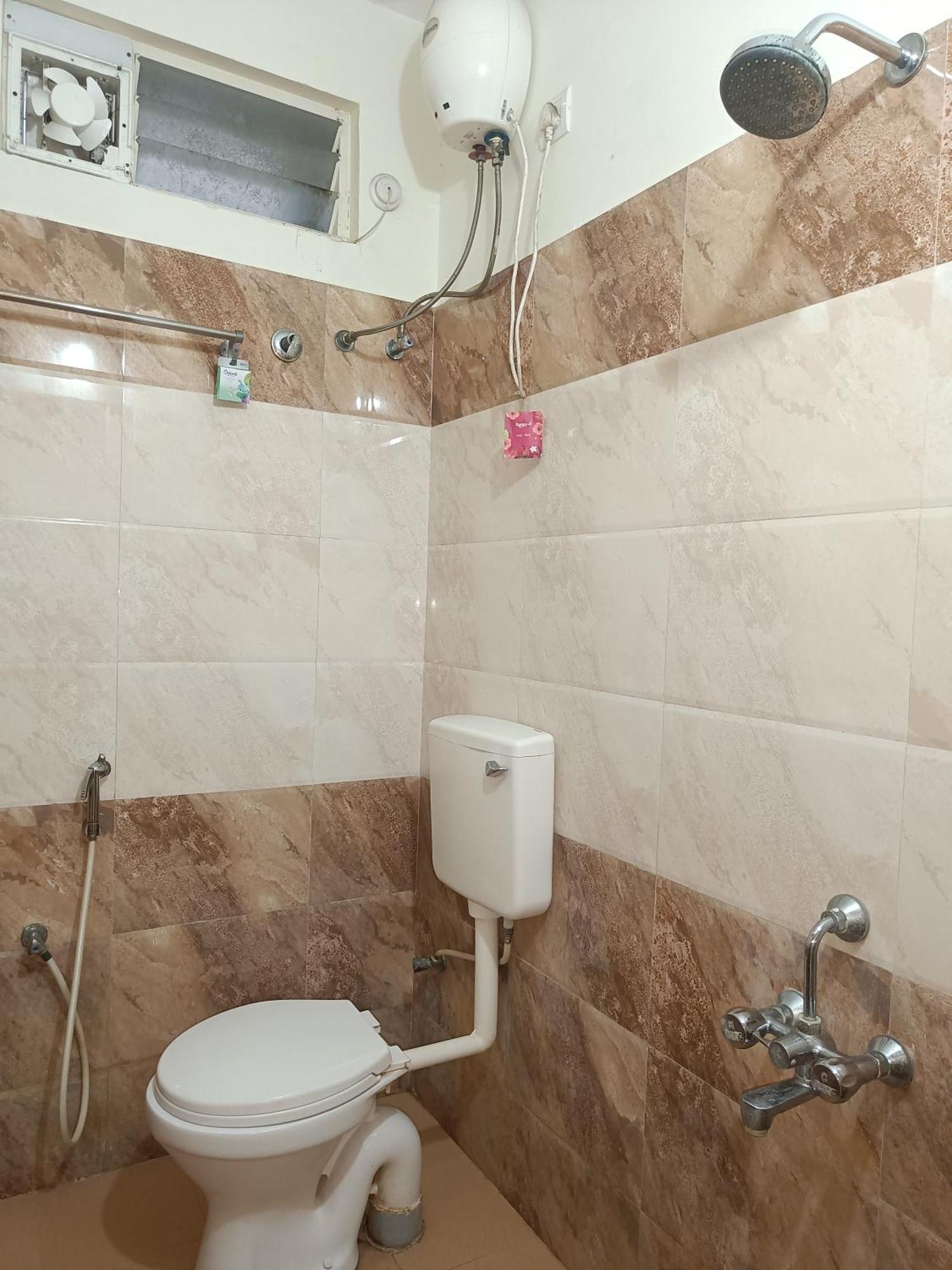 Green Tree Hotel-Near Vfs Global And Ramee Mall Τσενάι Εξωτερικό φωτογραφία