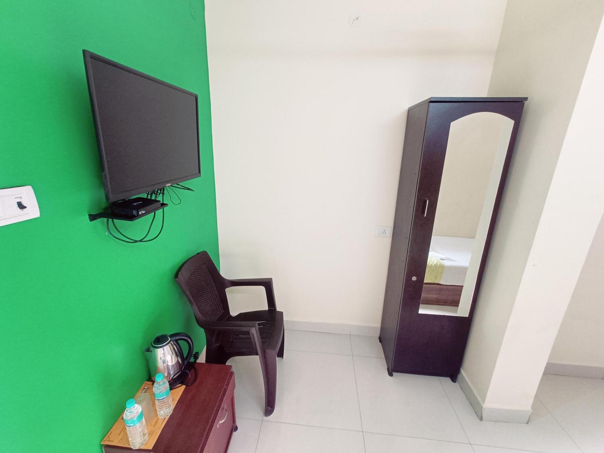 Green Tree Hotel-Near Vfs Global And Ramee Mall Τσενάι Εξωτερικό φωτογραφία