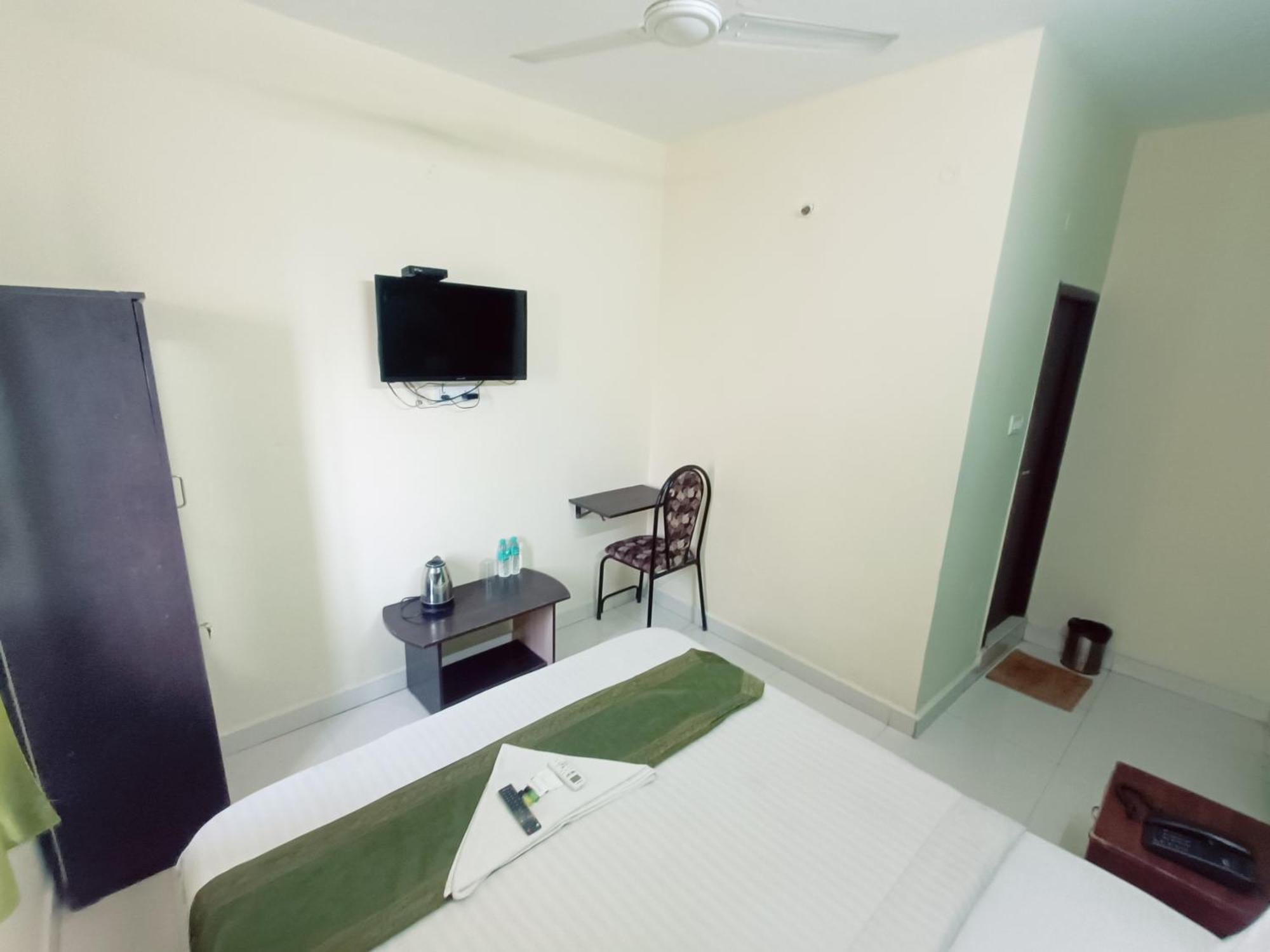 Green Tree Hotel-Near Vfs Global And Ramee Mall Τσενάι Εξωτερικό φωτογραφία